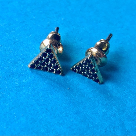 :: Stella & Dot Simple Black Pavé Geo Earrings - Picture 4 of 4